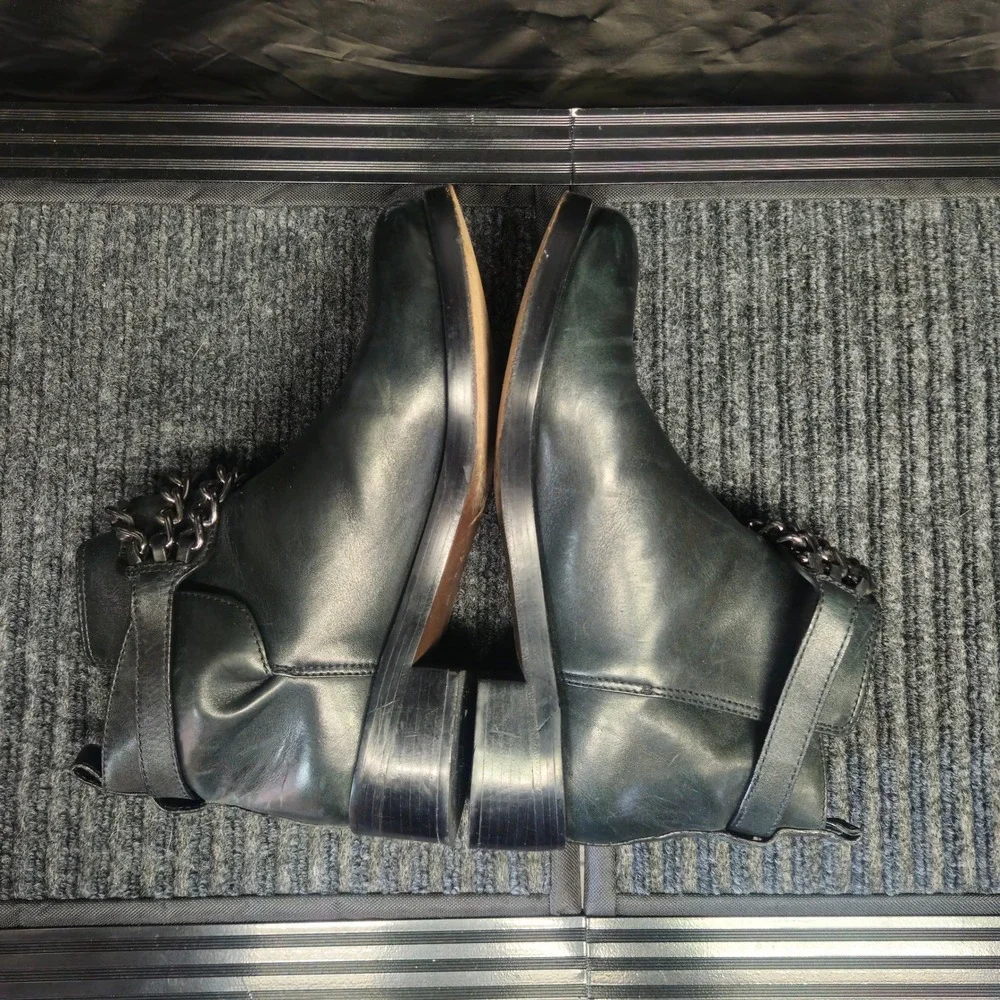 Tory Burch Bloomfield Black Leather Chain Buckle Ankle Boots Bootie Size 9.5